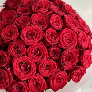 Букет из красных роз Рэд Наоми (Red Naomi) - 101